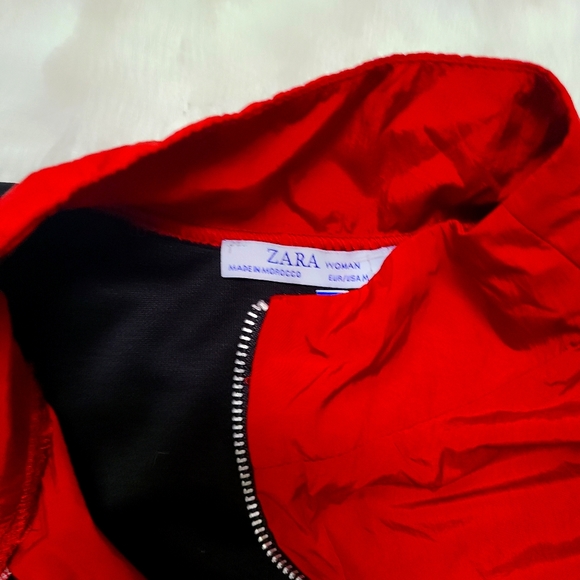 Zara (zip up sweater) - Picture 2 of 2